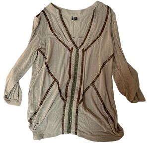 BKE Women’s Tan Western Style Long Sleeve V Neck Blouse, L